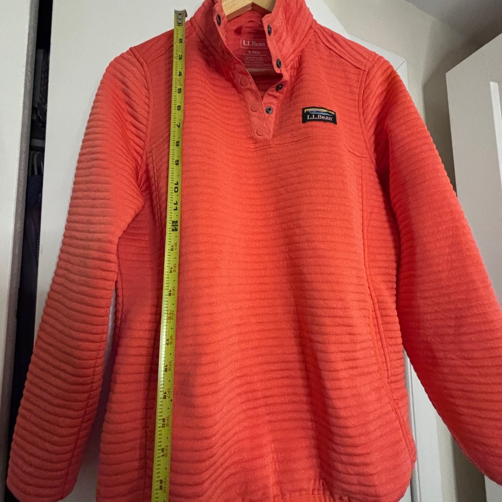 L.L. Bean Women’s Vibrant Orange 🍊 Airlight Knit Pullover - Picture 5 of 9